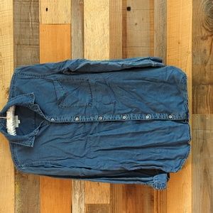 Denim chambray blouse by Lucky Brand
